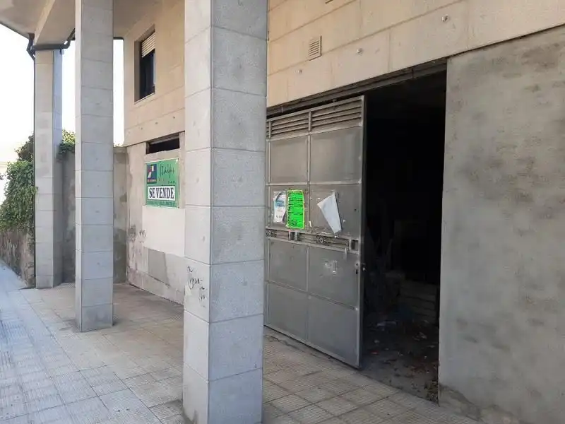 Business premises for sale in Avenida Xosé Solla, imagen 2