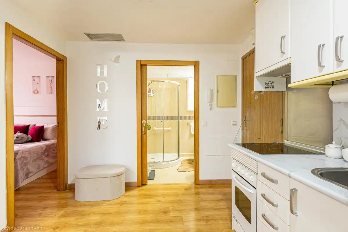 Küche von Wohnung zum Verkauf in Villalbilla mit Klimaanlage, Heizung und Privatgarten