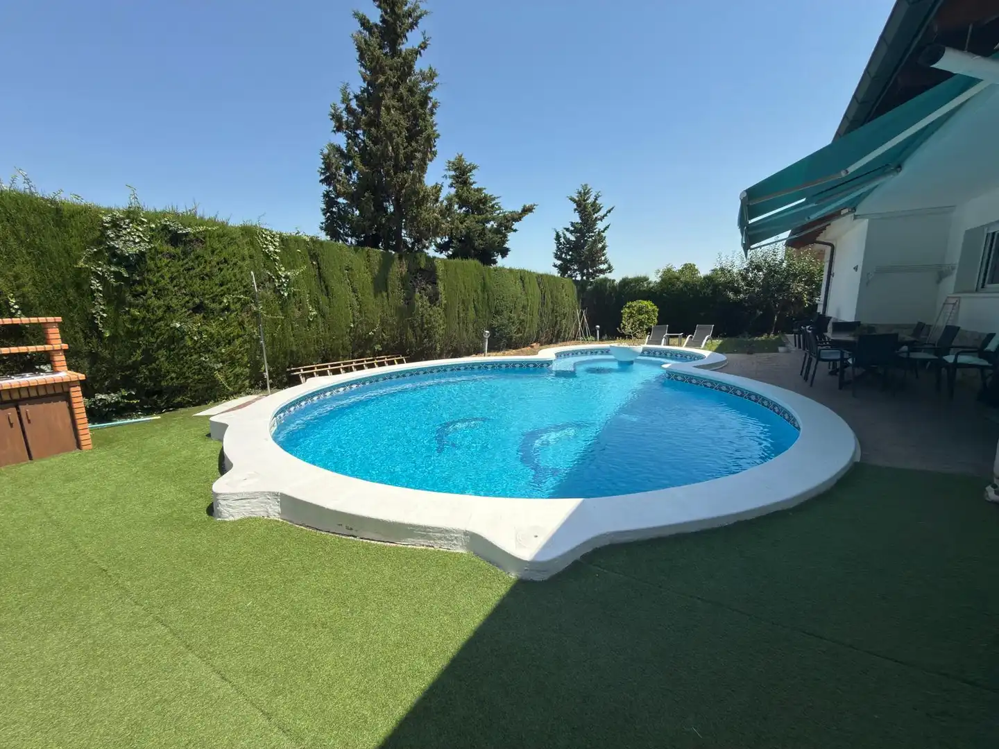 Piscina de Casa o xalet en venda en Sant Boi de Llobregat amb Calefacció, Jardí privat i Parquet