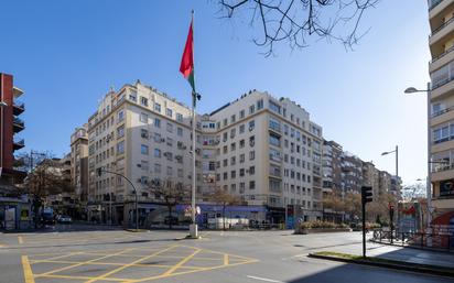 Vista exterior de Pis en venda en  Granada Capital amb Calefacció i Terrassa