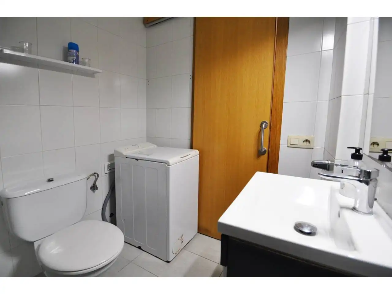 Badezimmer von Wohnung zum Verkauf in Lloret de Mar mit Heizung, Parkett und Möbliert