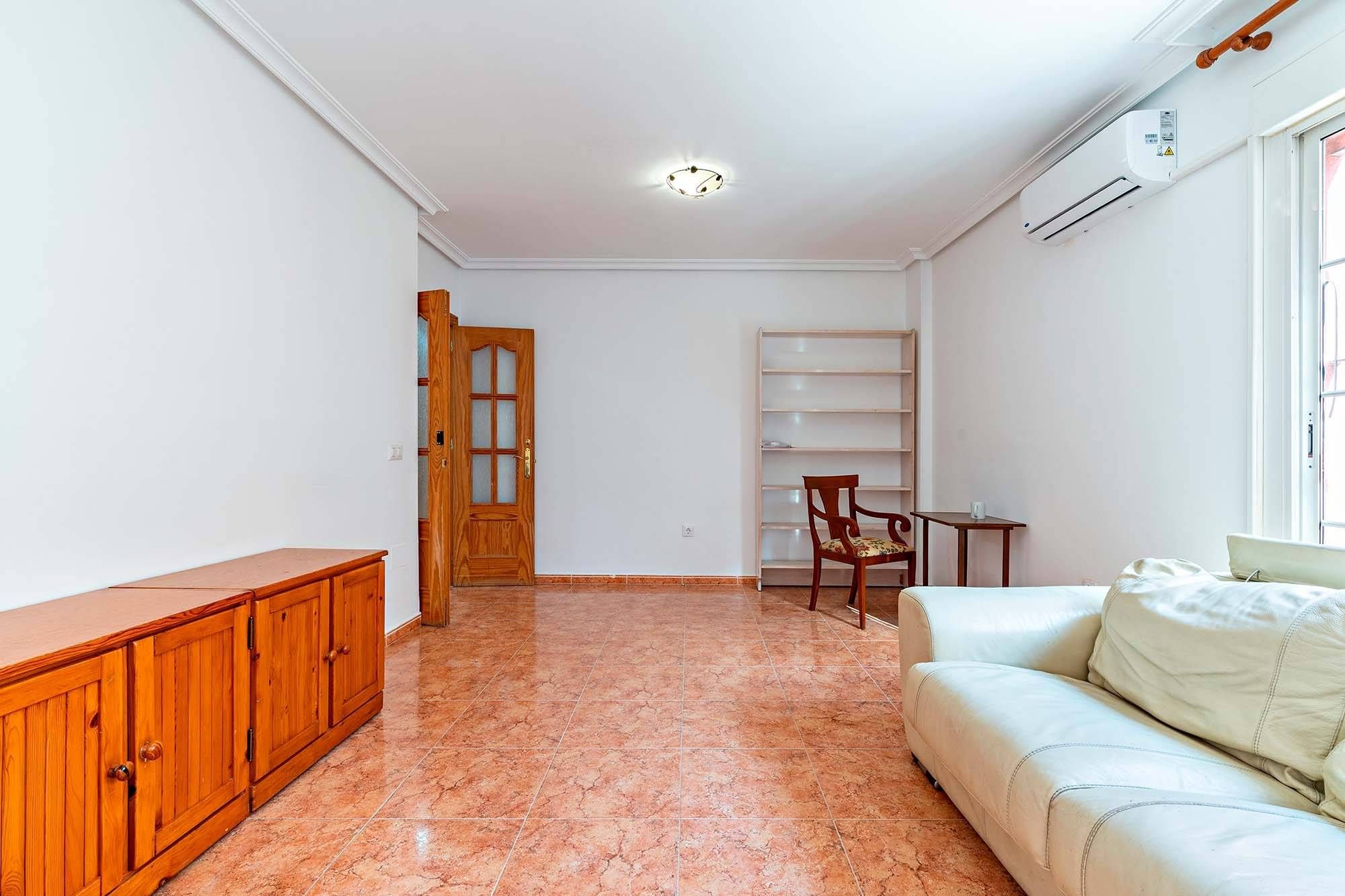 Planta baja de alquiler en  Almería Capital con Aire acondicionado