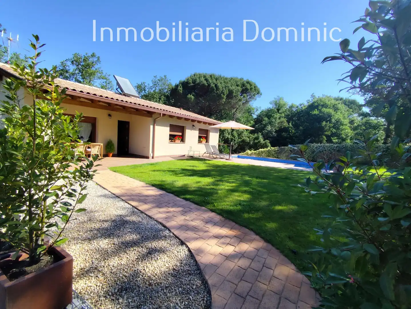 Vista exterior de Casa o xalet en venda en Caldes de Malavella amb Calefacció, Jardí privat i Terrassa