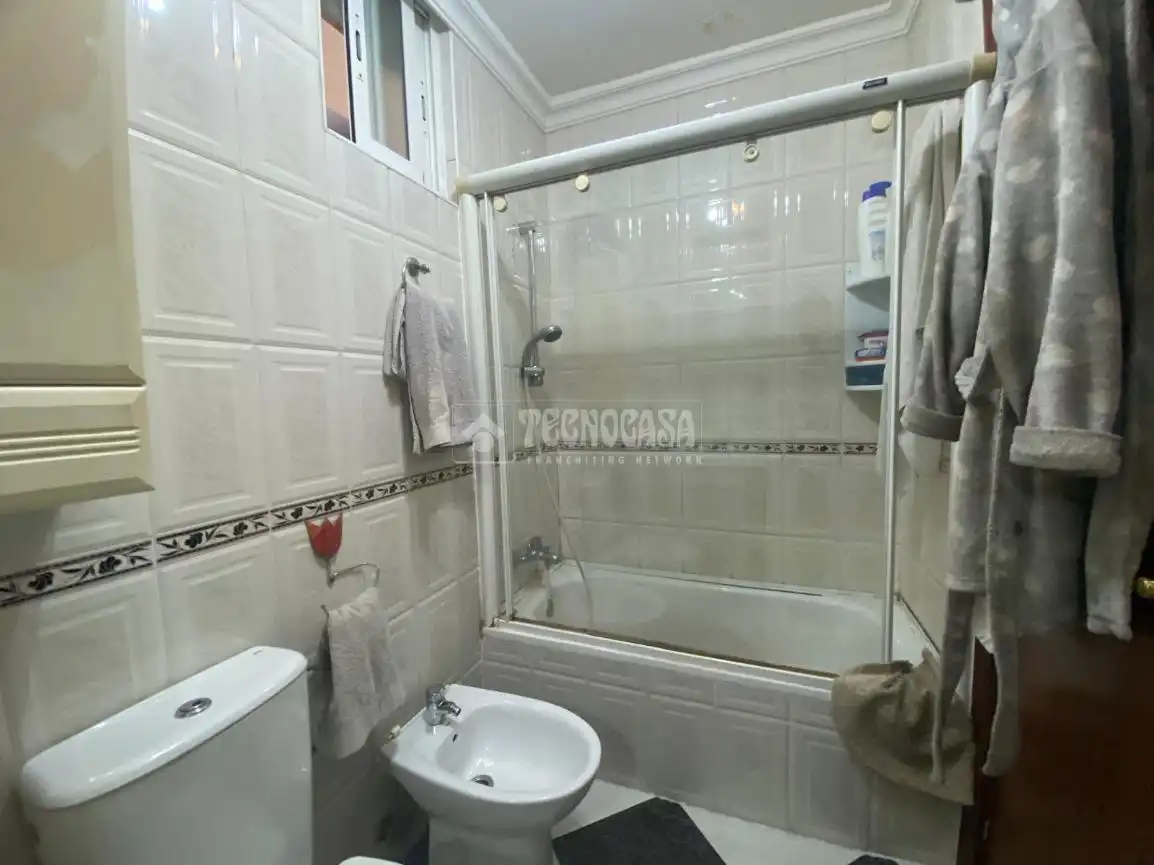 Baño de Piso en venta en Huelva con Aire acondicionado y Balcón
