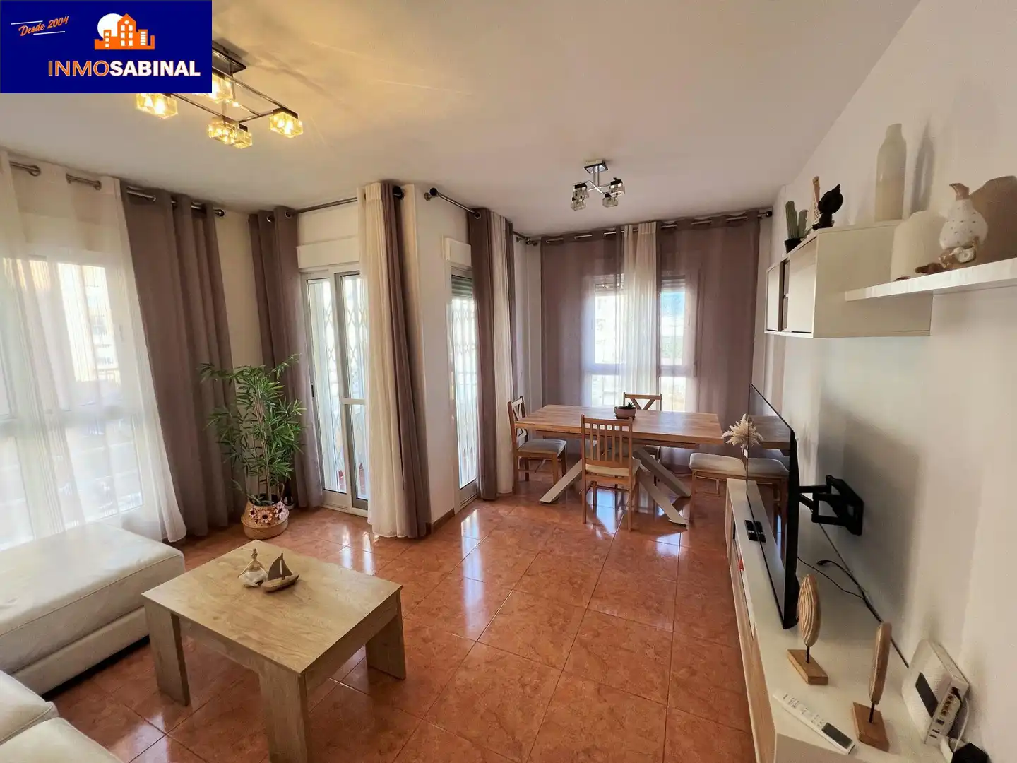 Sala d'estar de Pis en venda en Roquetas de Mar ciudad