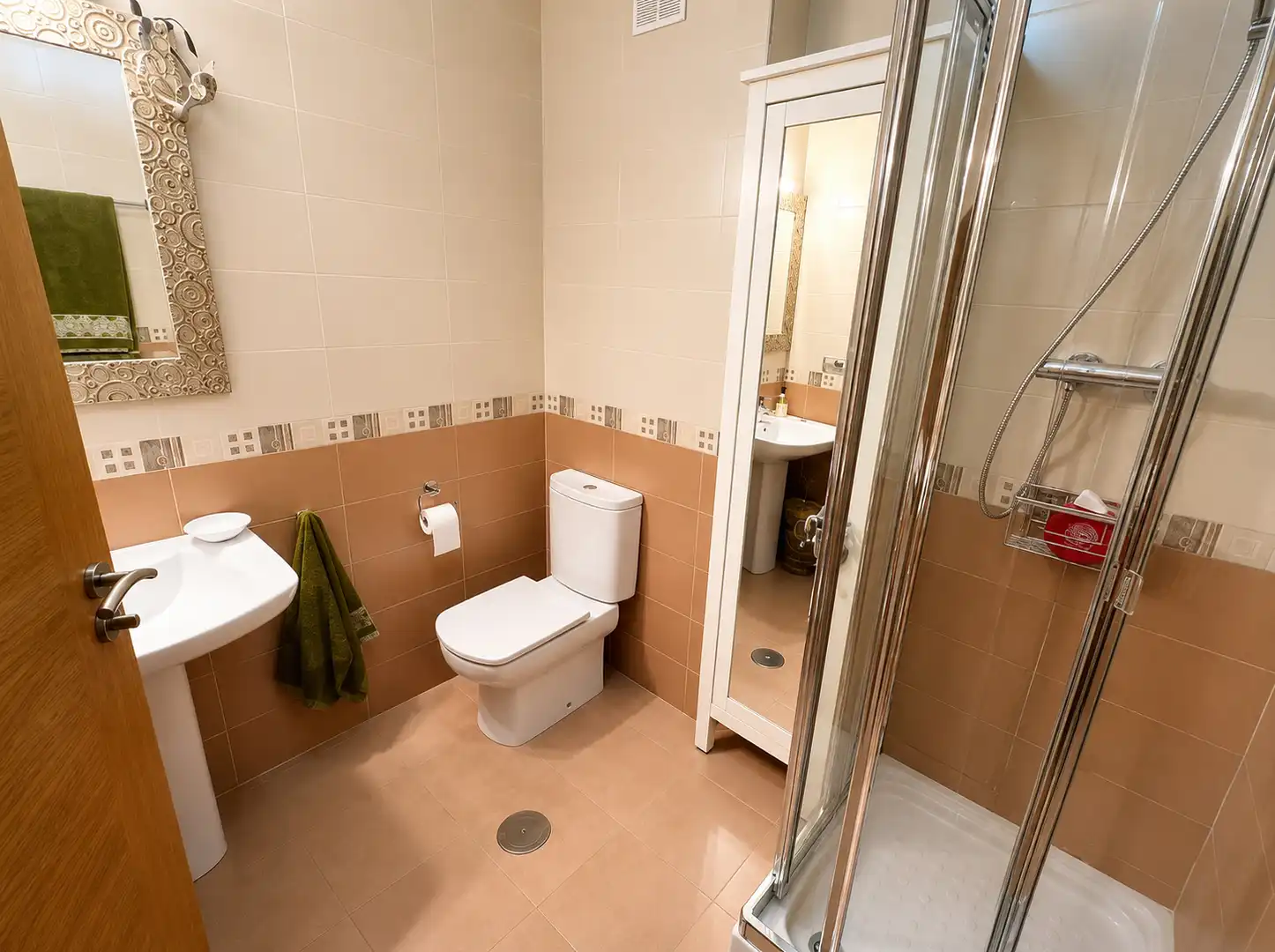 Badezimmer von Wohnung zur Miete in Torrelavega  mit Heizung, Terrasse und Abstellraum