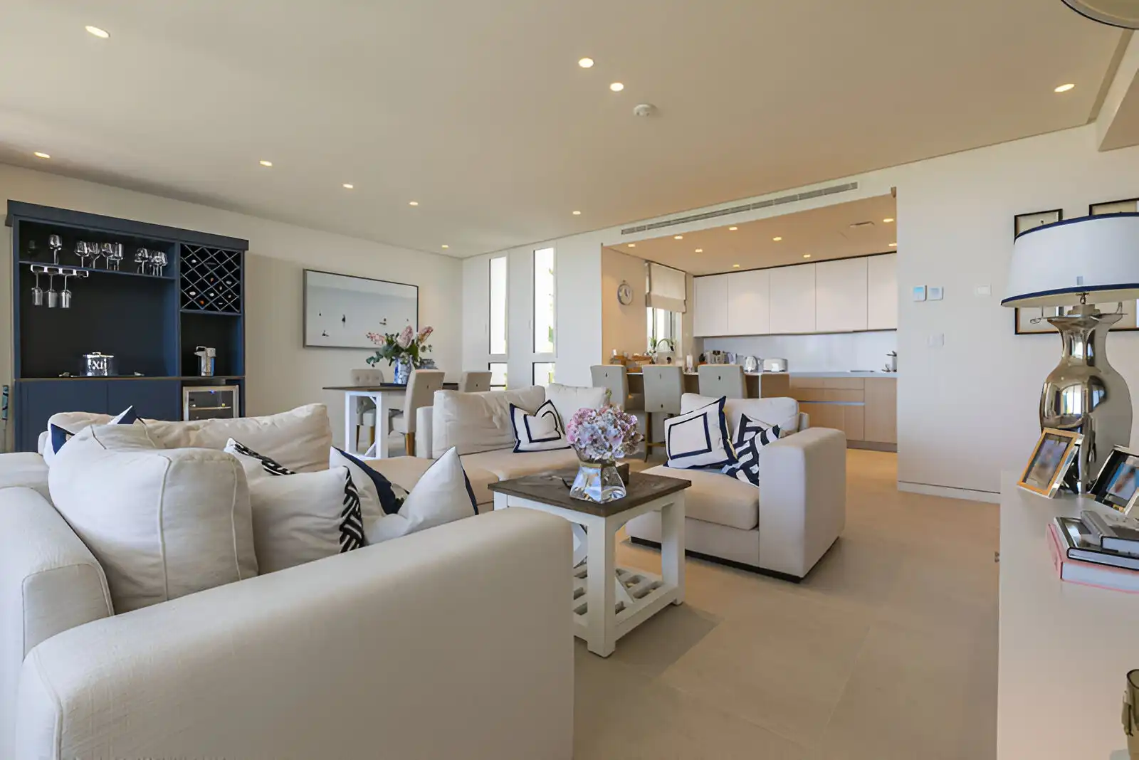 Living room of Ground floor for sale in Marbella  with Air Conditioner, Terrace and Storage room