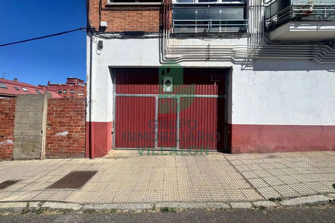Aparcament de Pis en venda en León Capital  amb Calefacció i Terrassa