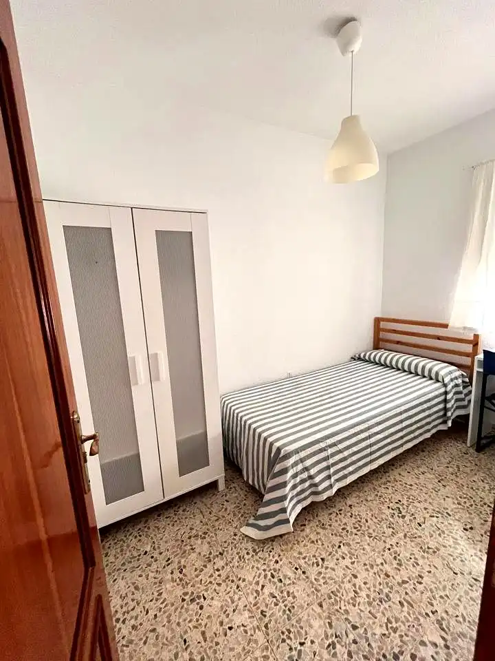 Appartamento con terrazza in affitto a Calle Daoiz, imagen 3
