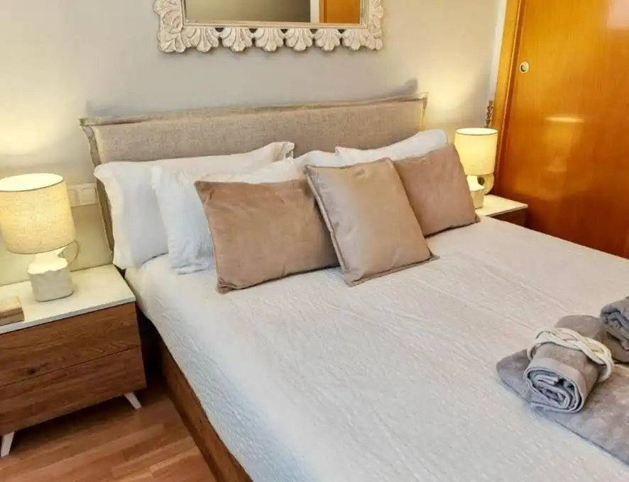 Bedroom of Apartments for rent in Vélez-Málaga  with Community pool