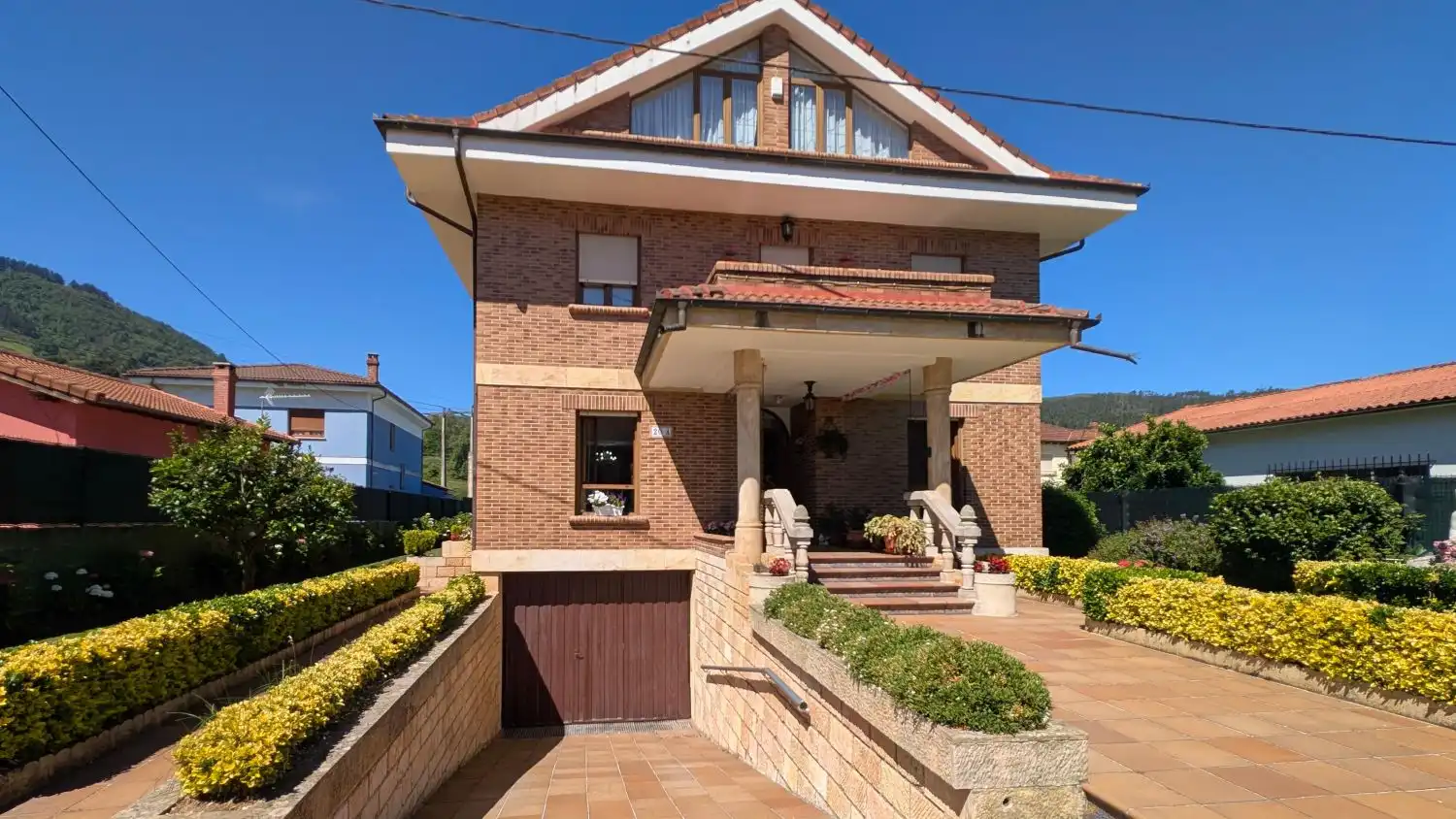 Exterior view of Houses for sale in Los Corrales de Buelna   with Heating, Private garden and Terrace