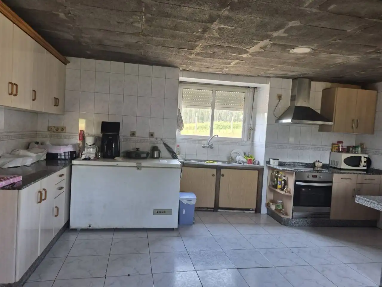 Cuina de Casa o xalet en venda en Vilasantar amb Jardí privat