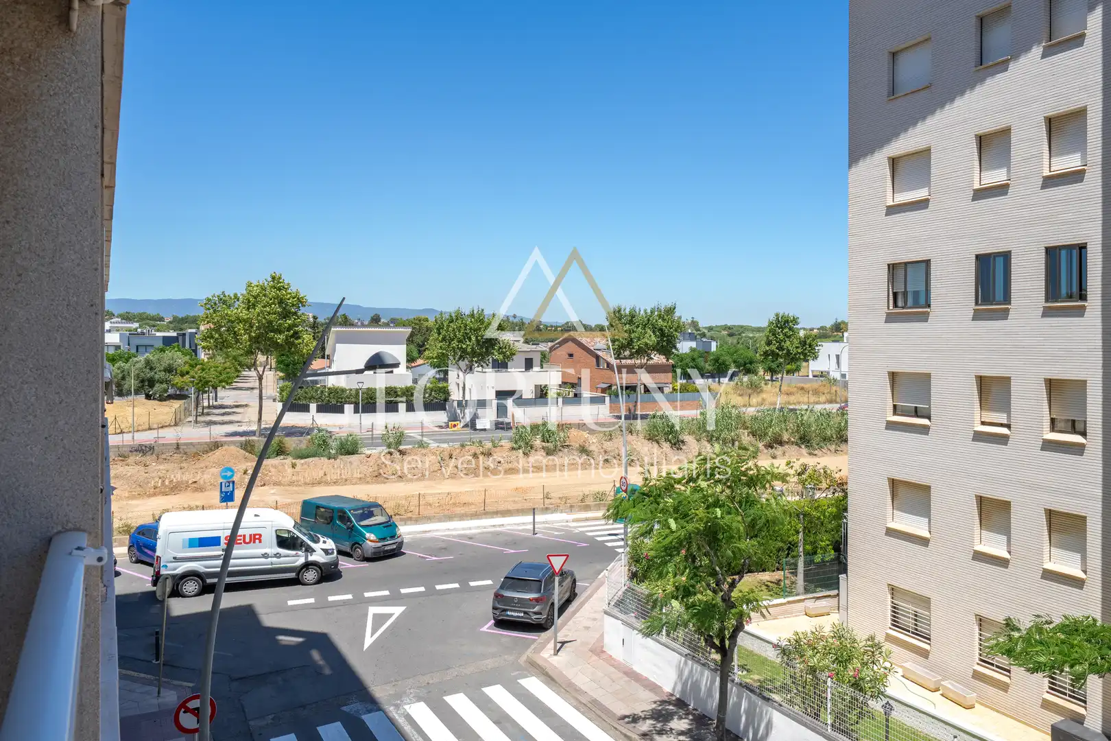 Exterior view of Flat for sale in Vinyols i els Arcs  with Air Conditioner, Swimming Pool and Balcony