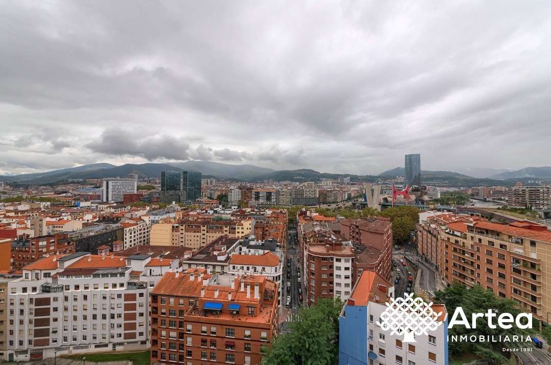 Exterior view of Flat for sale in Bilbao   with Heating, Terrace and Furnished