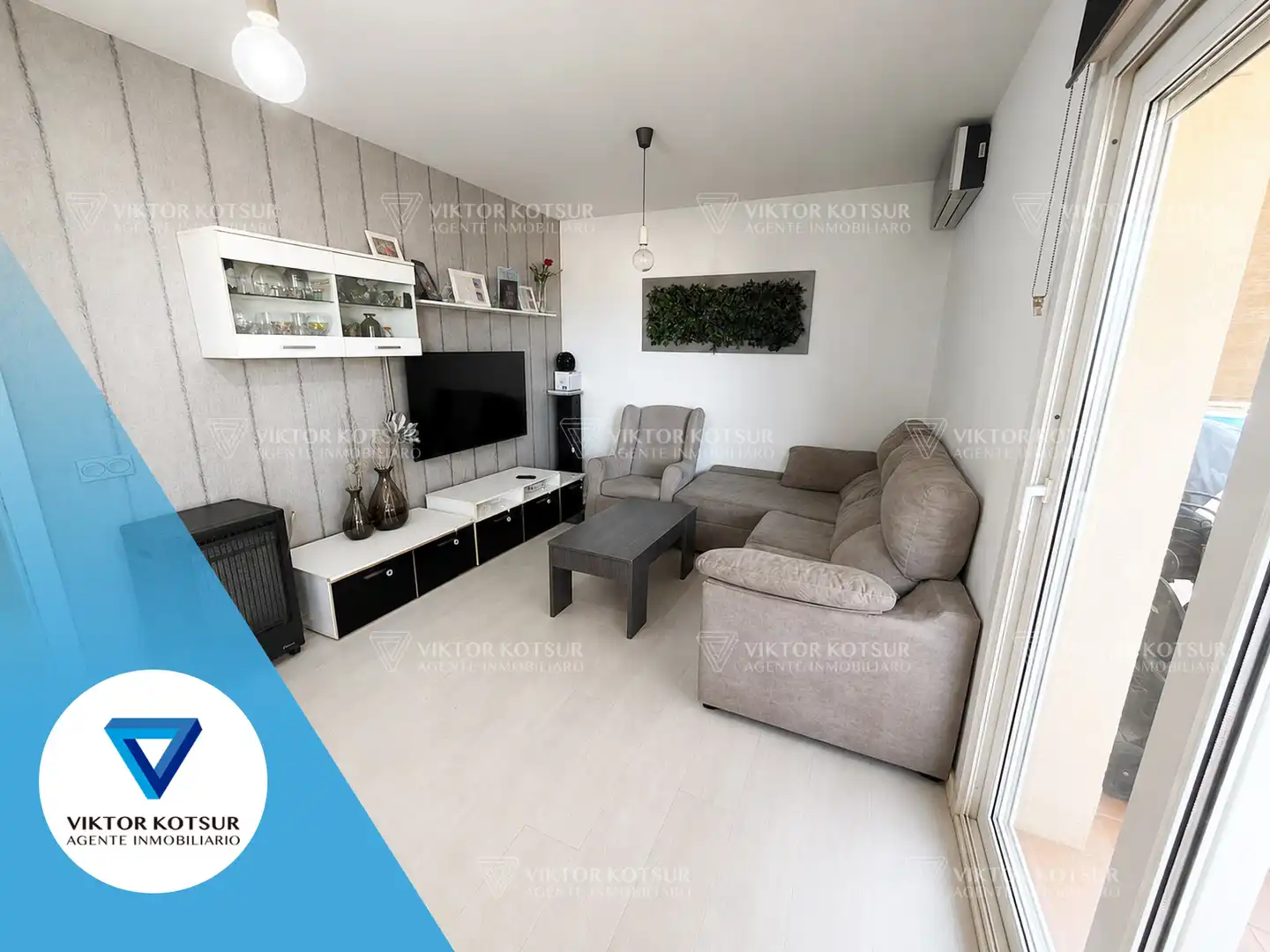 Living room of Attic for sale in Roquetas de Mar  with Air Conditioner, Parquet flooring and Terrace