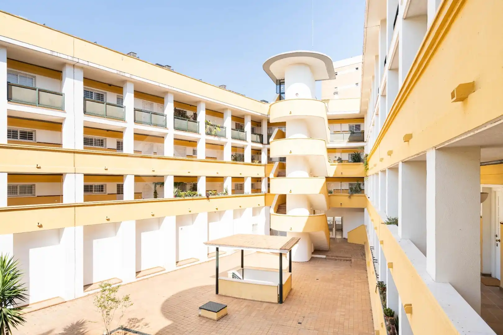 Exterior view of Flat for sale in Sevilla