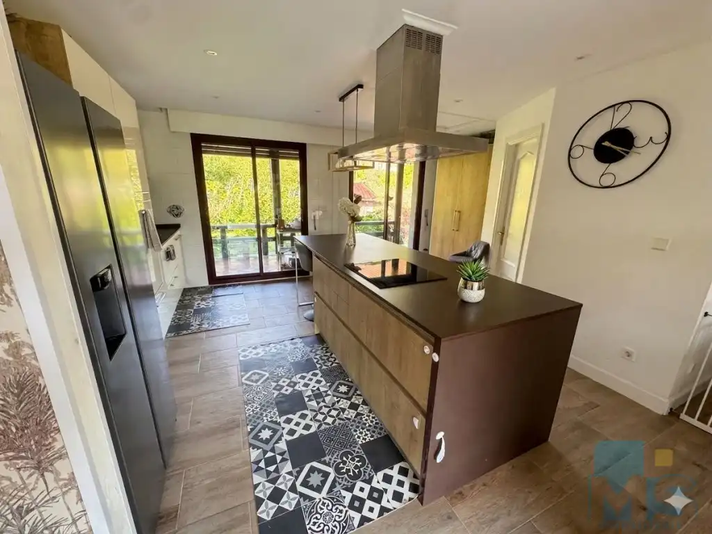 Cocina de Casa o chalet en venta en Hondarribia con Jardín privado, Piscina y Amueblado