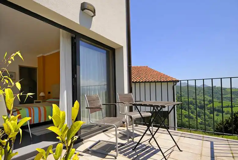 Terrassa de Casa o xalet en venda en Cabranes amb Aire condicionat, Calefacció i Jardí privat