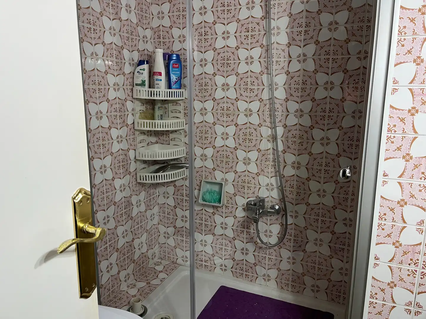 Badezimmer von Wohnungen zum Verkauf in Calafell