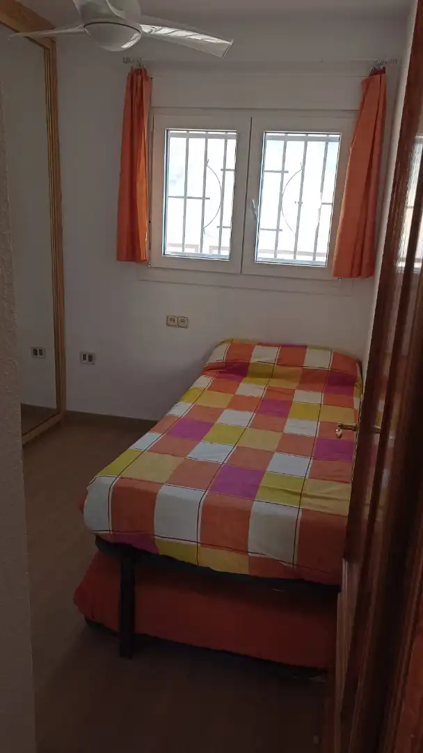 Schlafzimmer von Wohnungen zum Verkauf in Roquetas de Mar mit Klimaanlage, Parkett und Terrasse