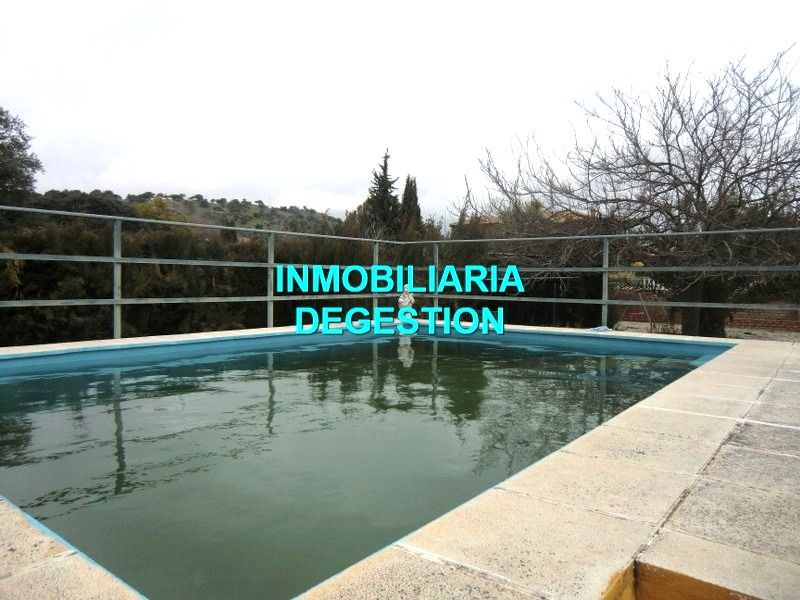 Piscina de Casa o xalet en venda en Linares amb Aire condicionat, Jardí privat i Piscina