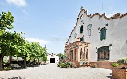 Exterior view of House or chalet for sale in Castellar del Vallès  with Air Conditioner, Terrace and Swimming Pool