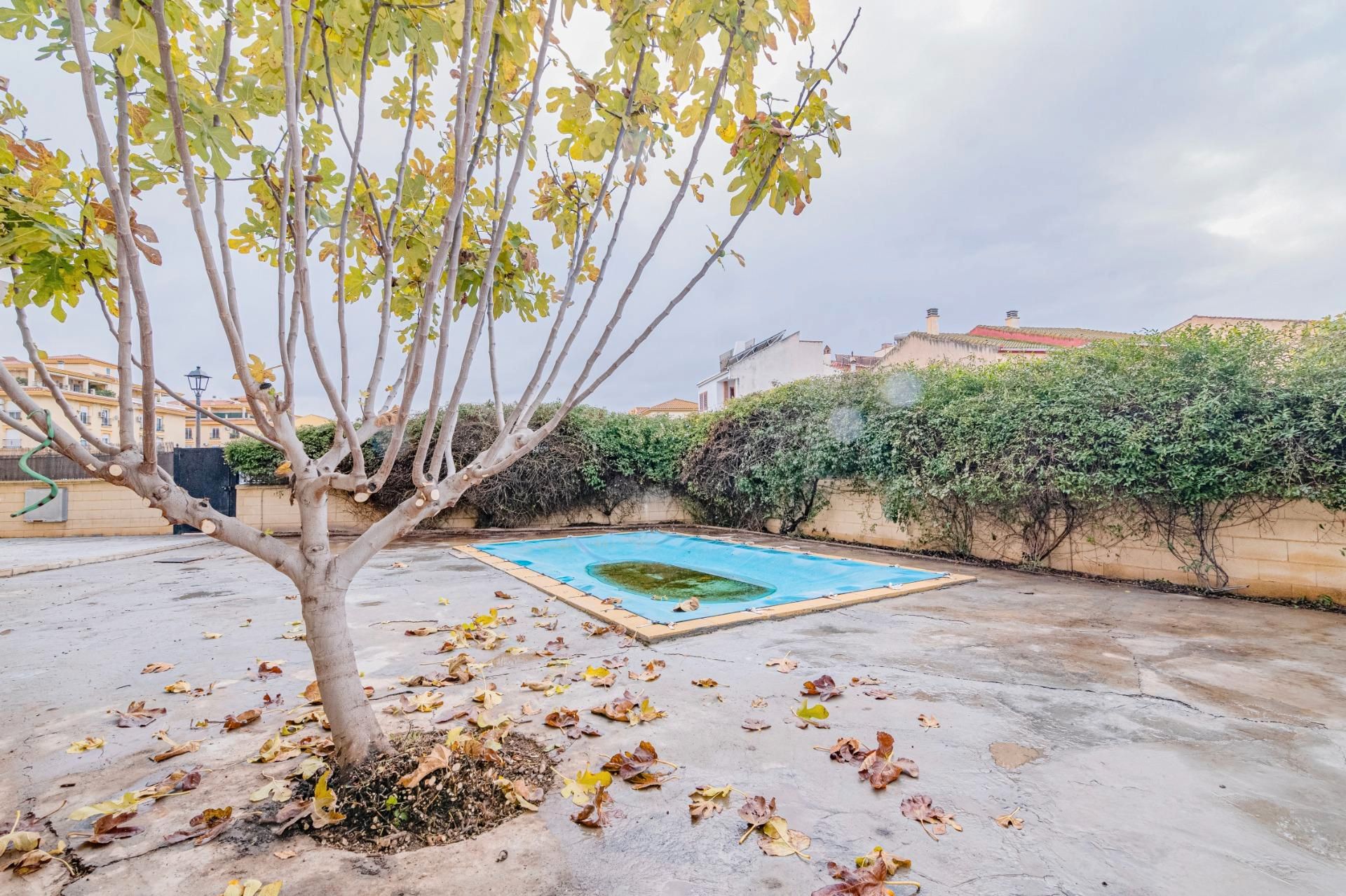 Swimming pool of House or chalet for sale in Atarfe  with Air Conditioner, Heating and Private garden