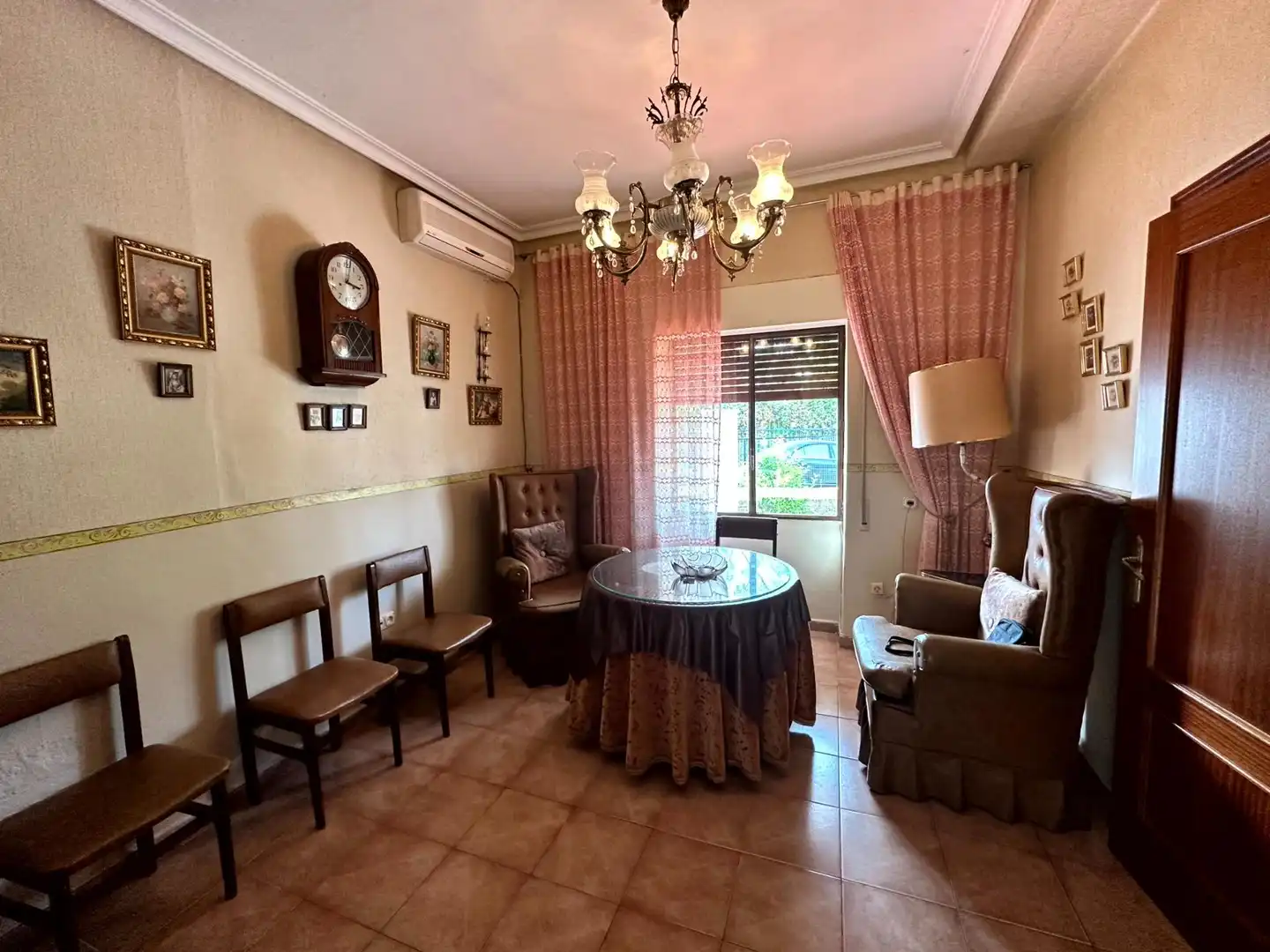 Sala de estar de Casa o chalet en venta en Madroñera con Aire acondicionado, Calefacción y Jardín privado