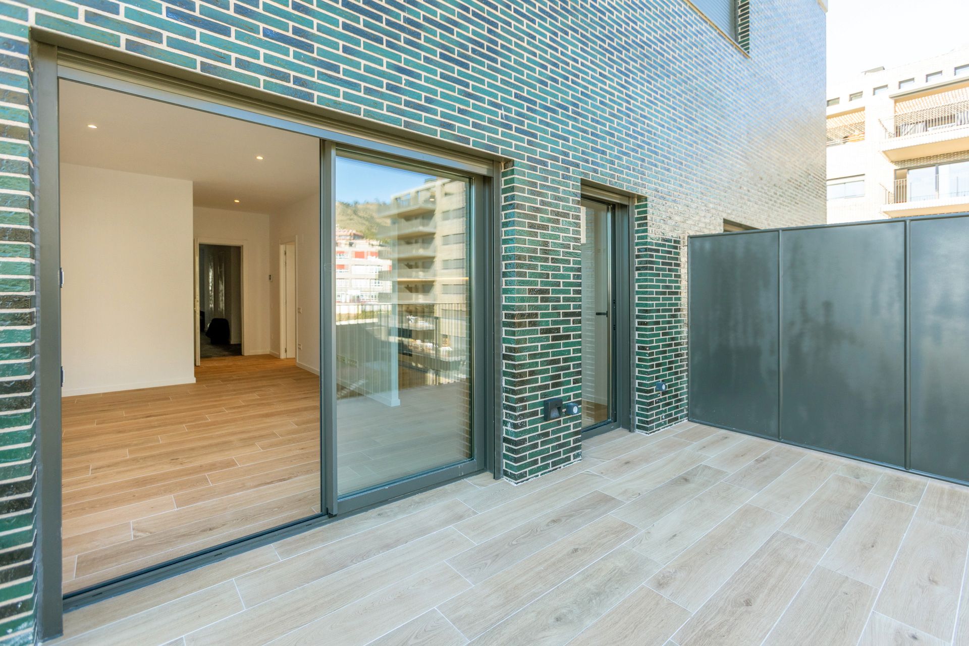 Vista exterior de Pis de lloguer en Esplugues de Llobregat amb Terrassa, Traster i Forn