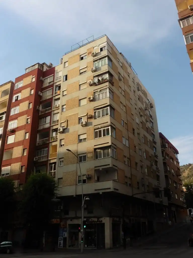 Vista exterior de Àtic en venda en Jaén amb Terrassa