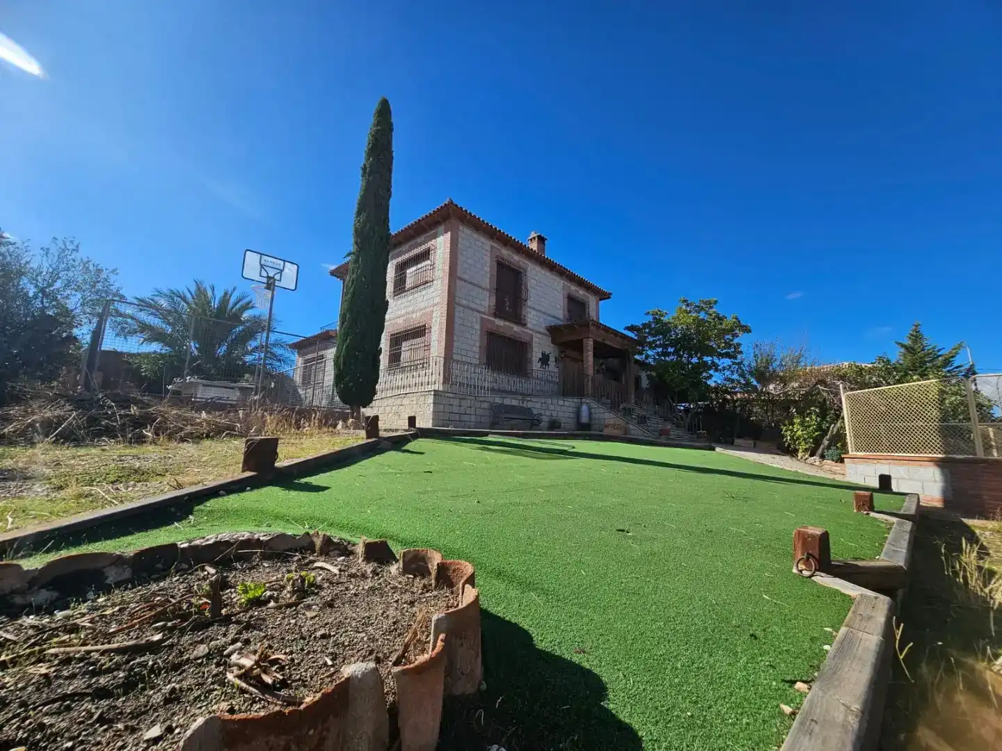 Vista exterior de Casa o xalet en venda en Navahermosa amb Aire condicionat, Piscina i Balcó