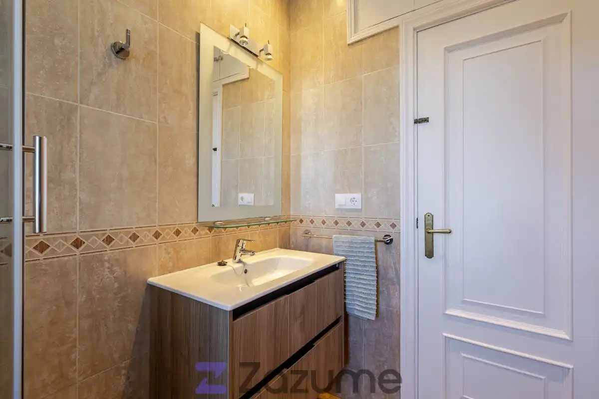 Bathroom of Flat for rent in Madrid  with Air Conditioner, Heating and Terrace
