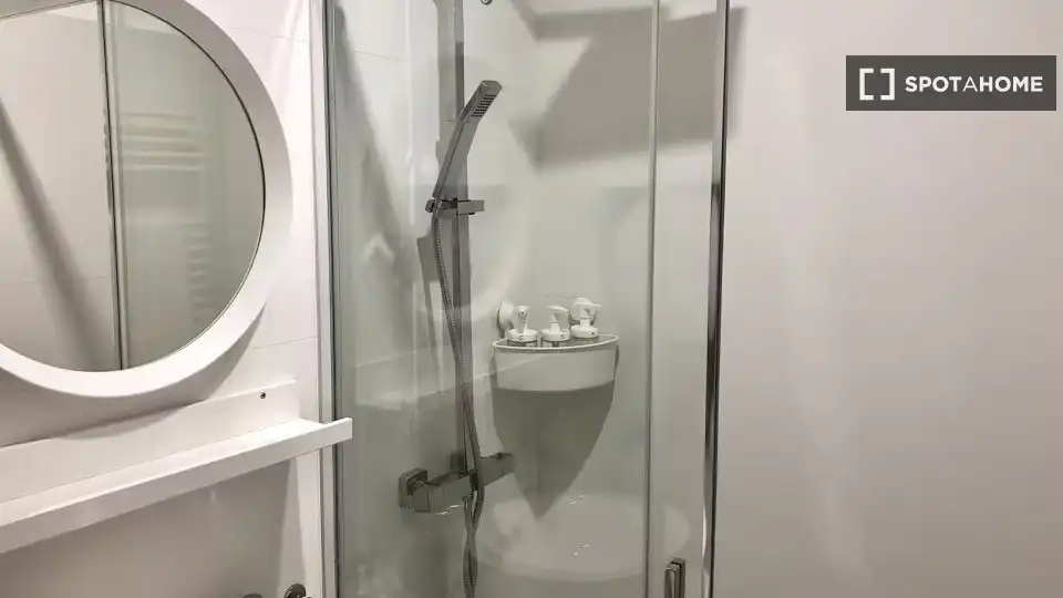 Room in Universidad - Tenerías