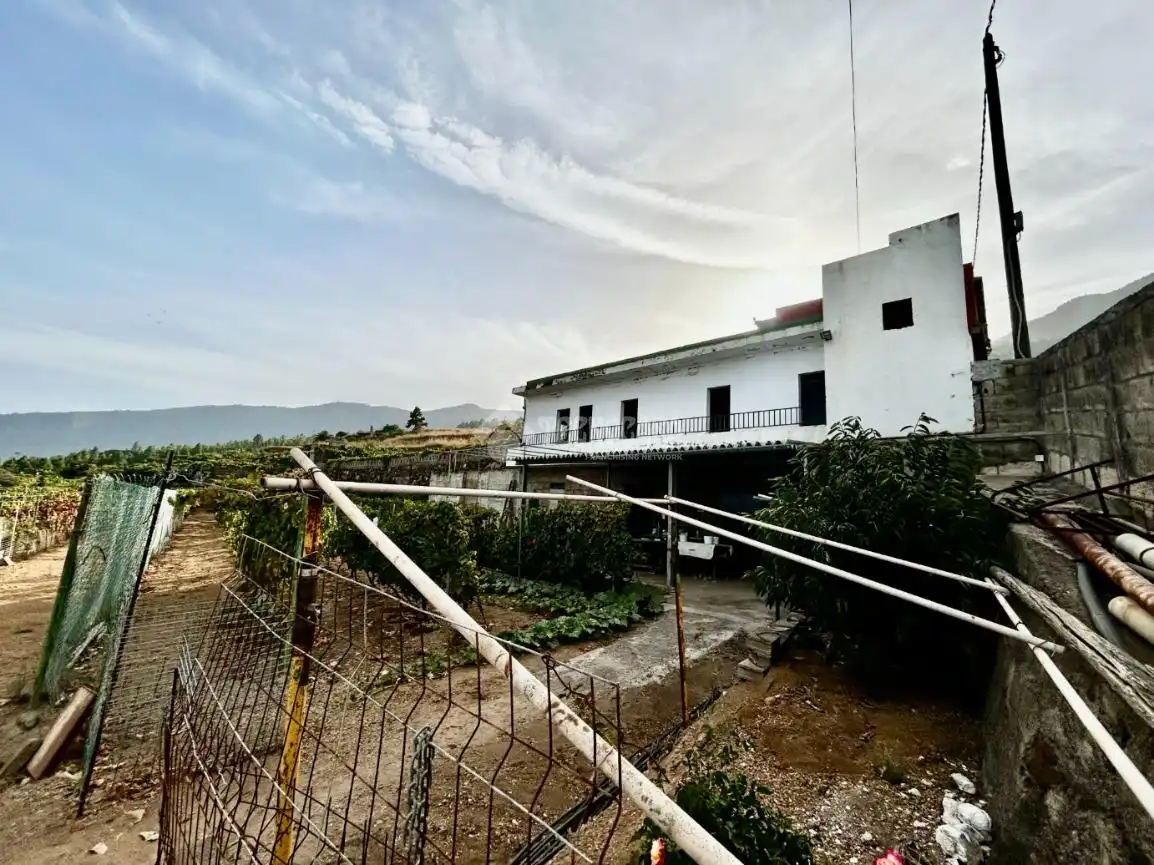 Exterior view of Country homes for sale in Arafo