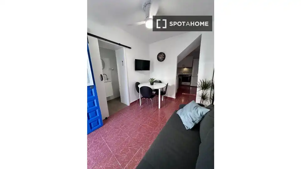 Vista exterior de Apartament per a compartir en Cártama amb Aire condicionat, Terrassa i Moblat