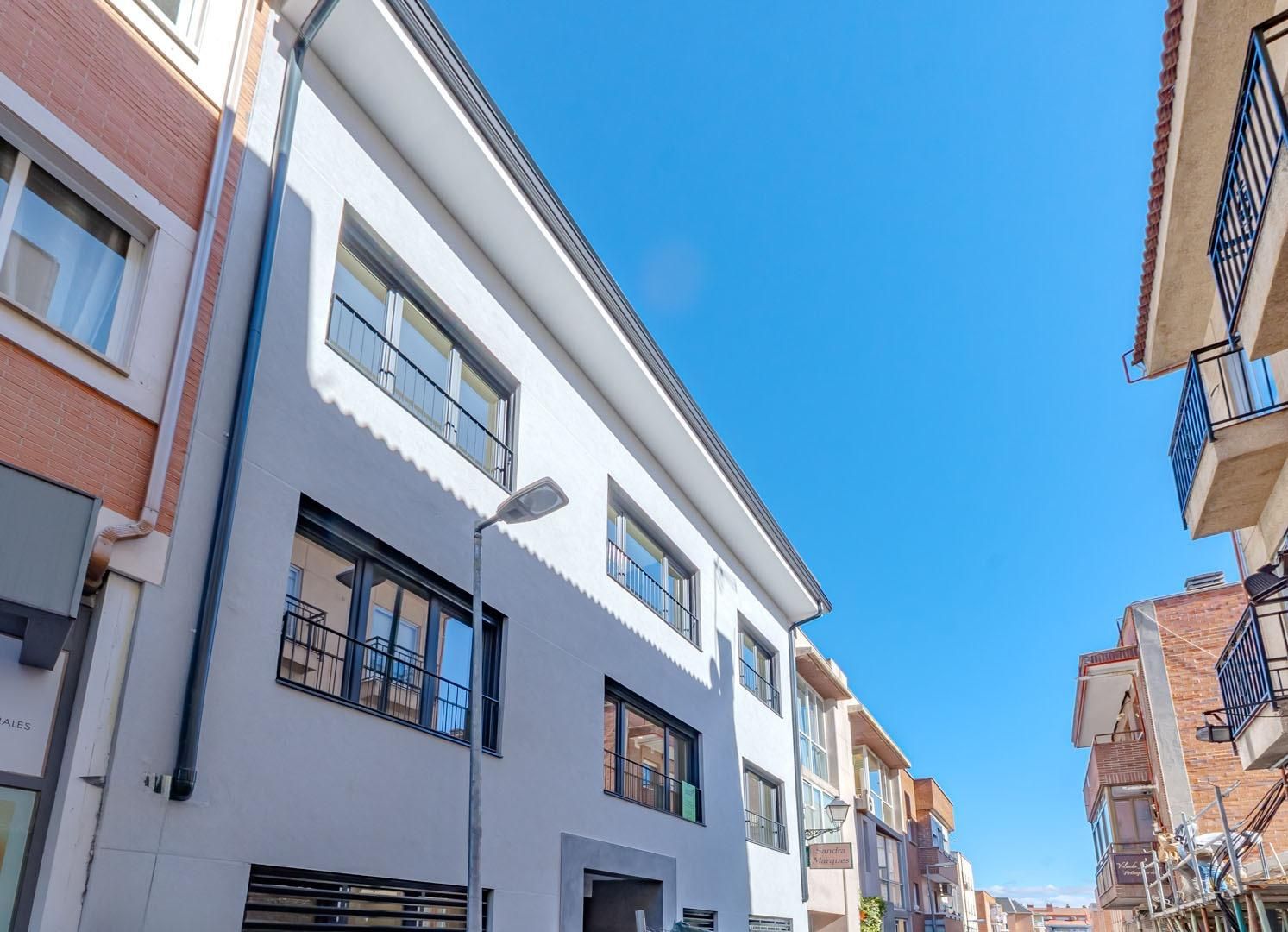 Vista exterior de Apartament de lloguer en Majadahonda amb Calefacció i Traster