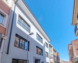 Vista exterior de Apartament de lloguer en Majadahonda amb Calefacció i Traster