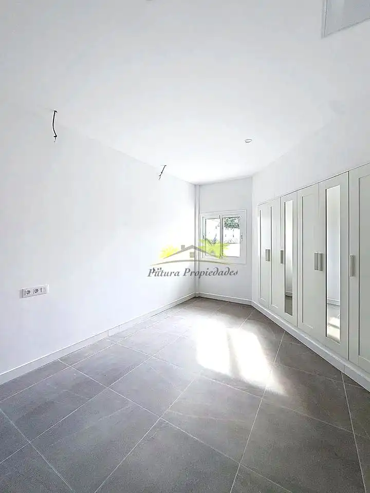 Habitación de Planta baja en venta en Arrecife con Amueblado