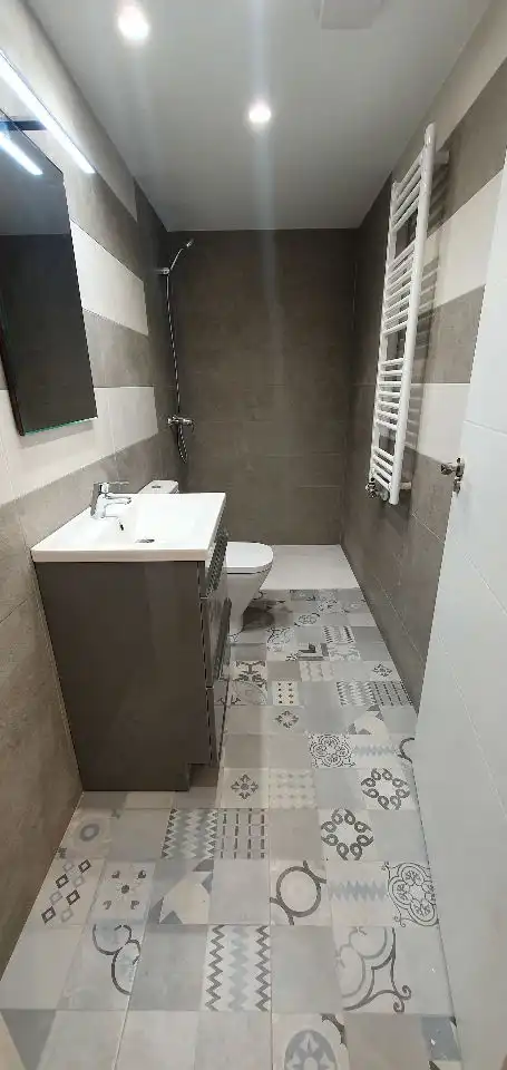 Baño de Estudio en venta en  Logroño con Calefacción, Horno y Lavadora