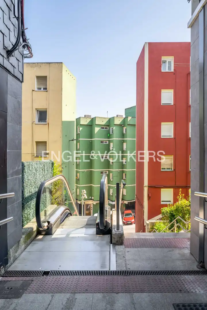 Außenansicht von Wohnung zum Verkauf in Santander mit Heizung und Parkett
