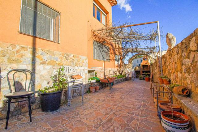 Casa adosada en Venta en Cabanes (Girona)