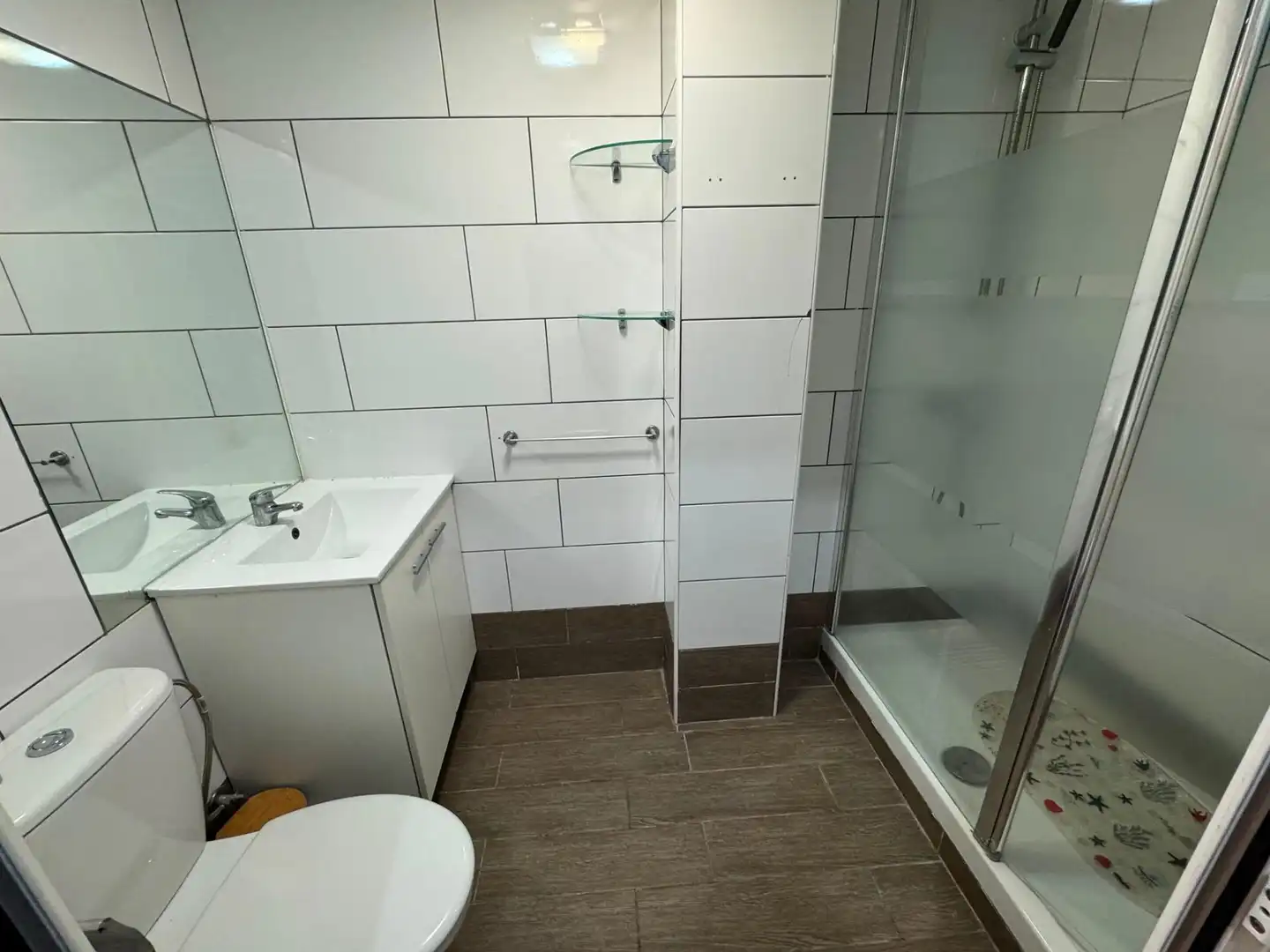 Badezimmer von Erdgeschoss zur Miete in Barcelona mit Klimaanlage