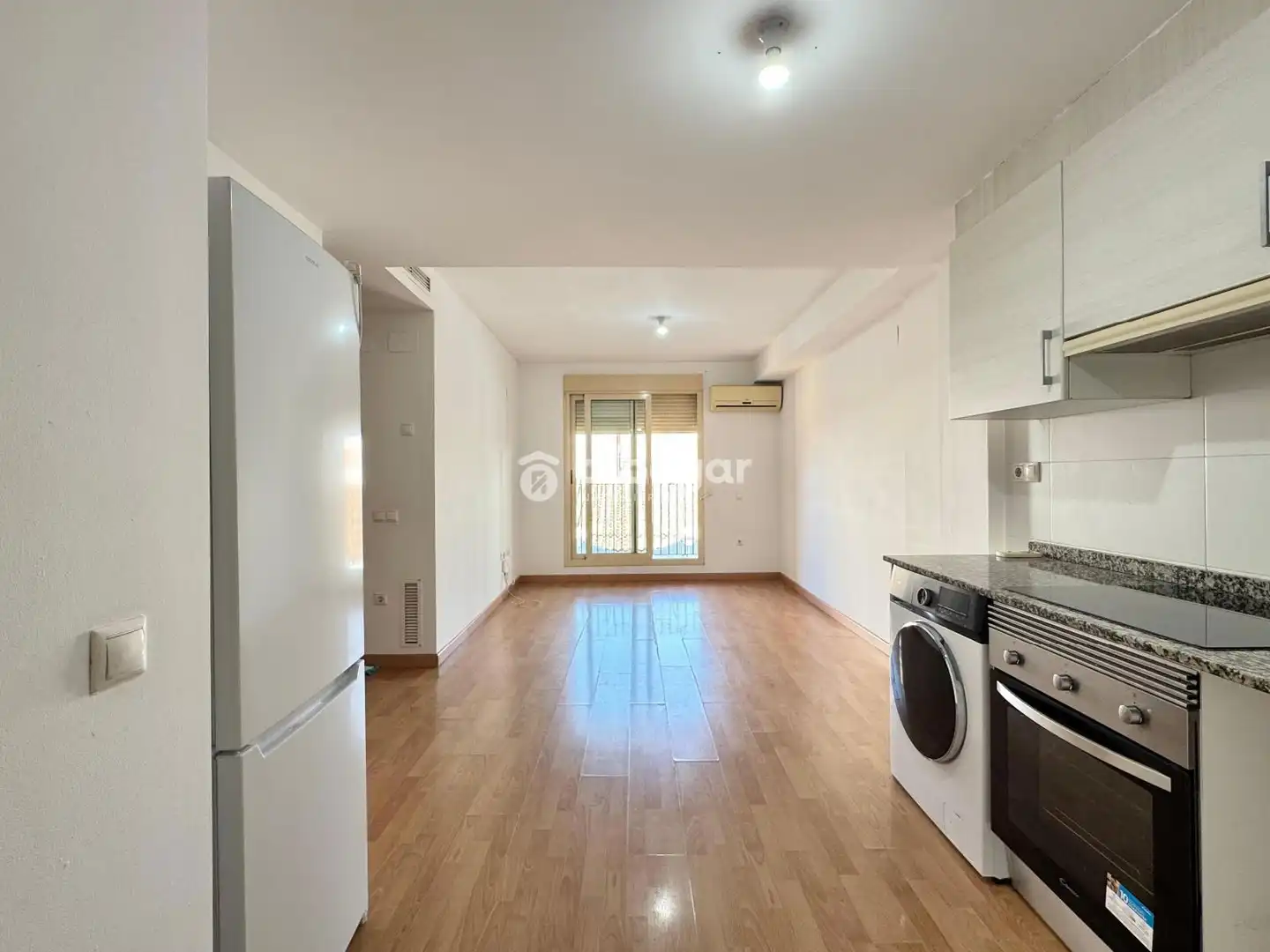 Vista exterior de Piso de alquiler en Valencia con Terraza, Lavadora y Balcón