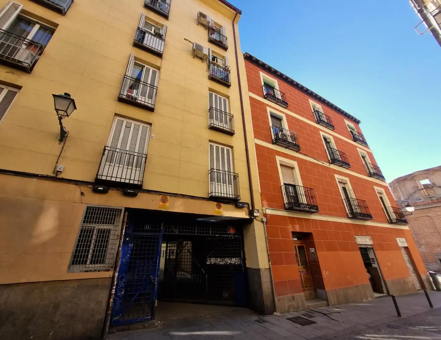 Exterior view of Garage for sale in  Madrid Capital