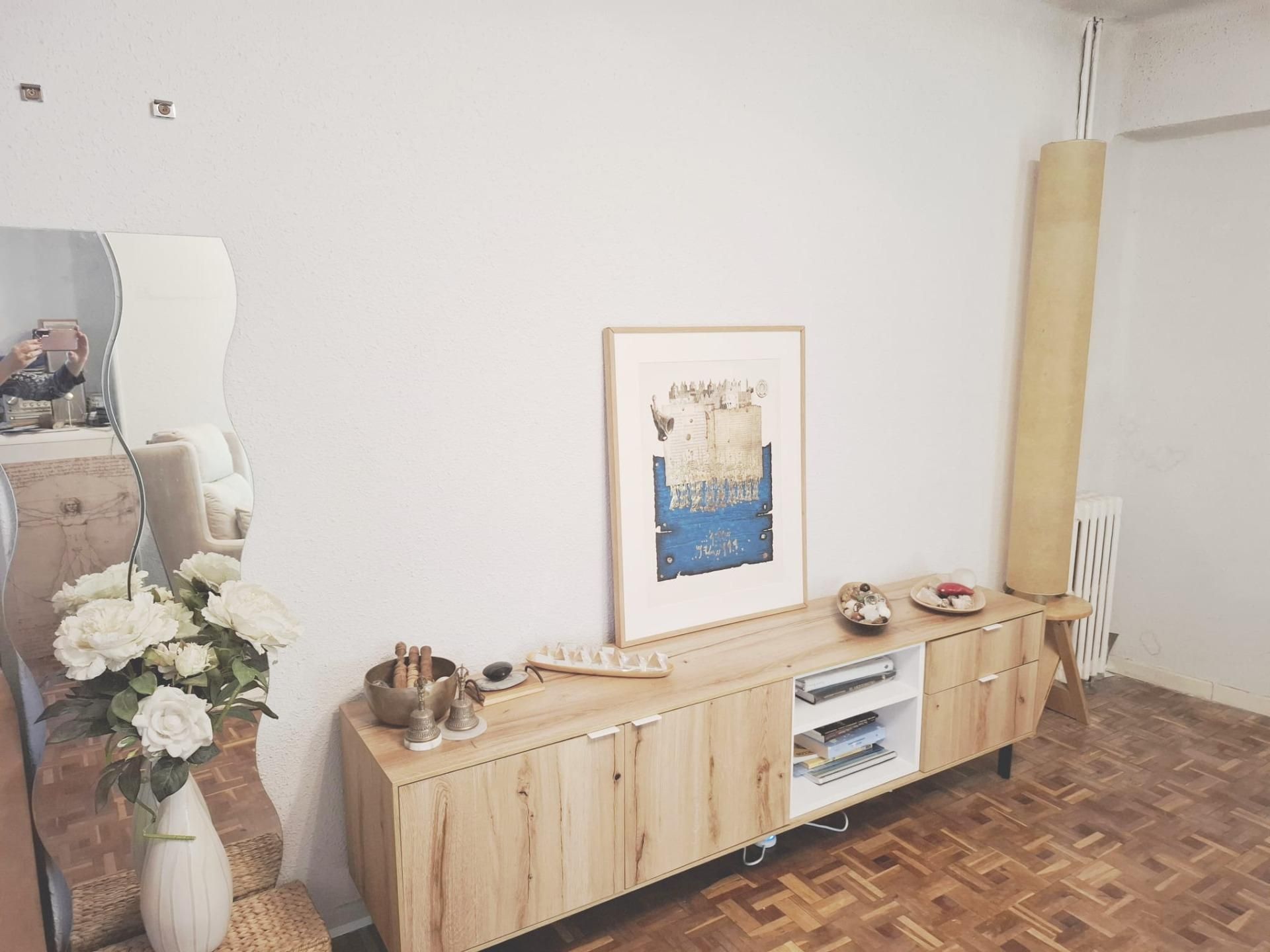 Sala de estar de Piso en venta en  Madrid Capital con Calefacción, Parquet y Terraza