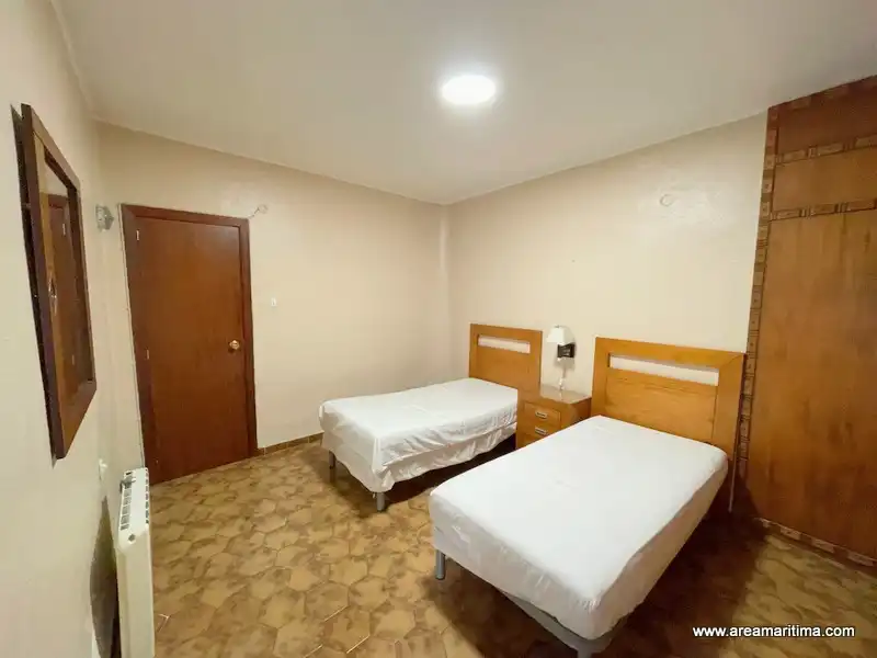 Habitación de Apartamento en venta en Valencia con Amueblado, Horno y Lavadora