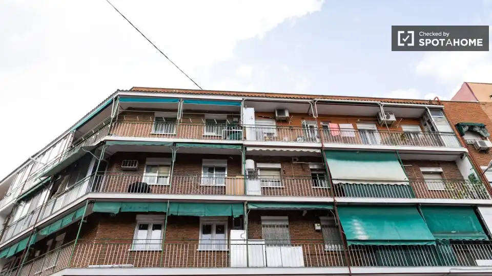 Exterior view of Flat for rent in Madrid  with Air Conditioner, Heating and Furnished