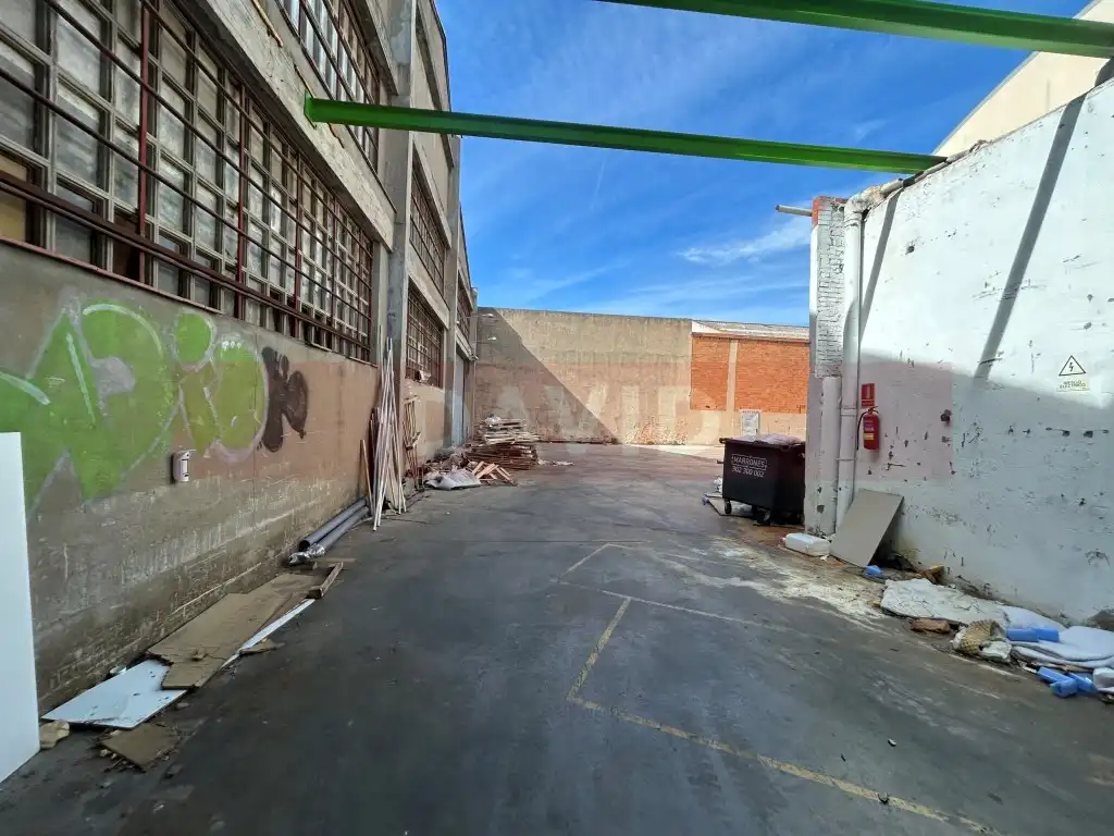 Industrial building for sale in Calle Crom Del, imagen 24