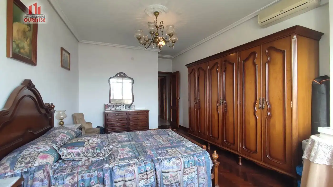 Habitación de Casa o chalet en venta en Ourense Capital  con Calefacción