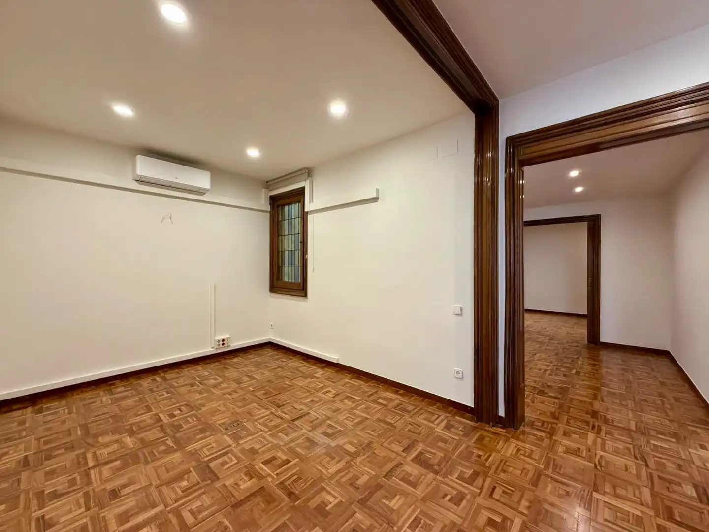 Office space with lift to rent in Carrer de Balmes 181, imagen 4